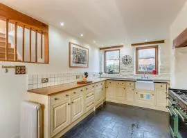 Pandy Farmhouse - Panoramic mountain views within Snowdonia's National Park - 4x4 Only