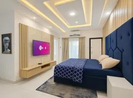 Fully Furnished Luxurious 4 Bedroom Apartment