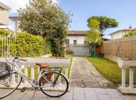 Amazing Villa Abruzzi, in Heart of Forte dei Marmi