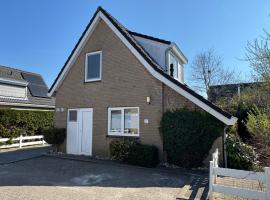HÜBSCHES FERIENHAUS IN OUDDORP - fußläufig zum Strand und Zentrum, hotel v destinaci Ouddorp