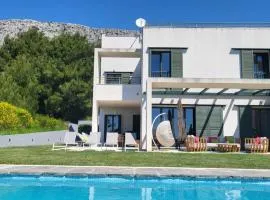 Holiday house in Split with sea view, terrace, air conditioning, WiFi 4937-1
