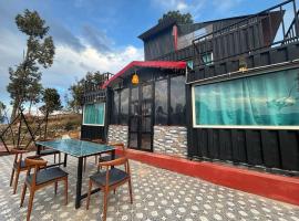 Kanatal heights, hotel u gradu Kanatal