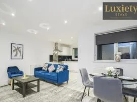 Stylish & Modern 1BR City Centre - Near High St & Southend Beach by Luxiety Stays