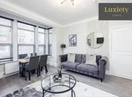 Modern & Stylish 2BR - CITY CENTRE Nr High Street & C2C by Luxiety Stays