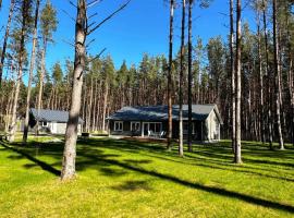 Reigi Village Holiday Home with Sauna & HotTub, vila v destinaci Reigi