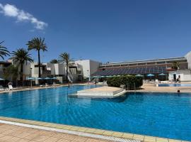 Everything You Need All Right Here, hotel en Las Galletas