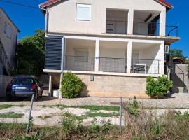 Apartmani Manda, Hotel in Maslenica