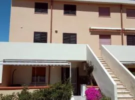 Appartamento con veranda e giardino a 75 m dal mare