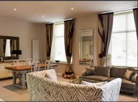 Tomlinsons apartments no 2