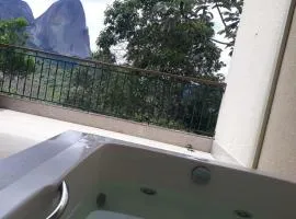 Suíte Vista Azul - Banheira com vista Pedra Azul