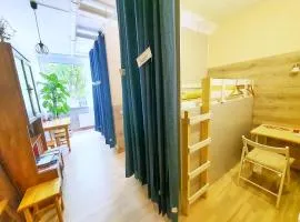 Tokyo Vibes - Private Sleeping Pods Hostel, Self check-in