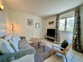 Maison 8 personnes Garage & Terrasse privée, hotel in Châtillon-le-Duc