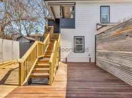Charming Private Hotel Room Perfect for Couples Near East Austin