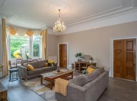 Delightful 4 bedroom family home in Newington - Craigmillar Park