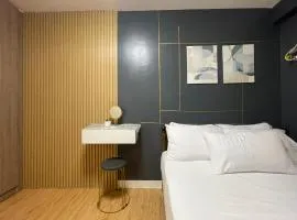 AR10 & AR11 1 bed 1 bath near airport