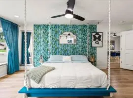 Unique & Colorful Oasis 10 min to NRG FIFA