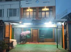 Long River 82 Homestay