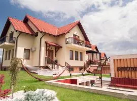 Roots Villa Sequoia