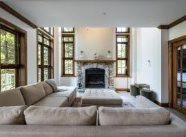 Bondurant Village Center Spectacular Condo