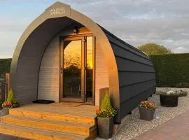 Field House Farm - Owl Lodge or Honey Pod - countryside stay near York