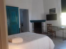 Casa Teresa Rooms Le Camelie, Hotel in Conselice