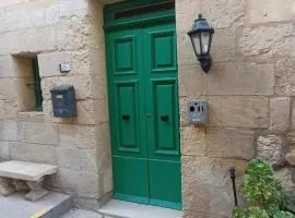 Kalkara Maisonette in the Alley