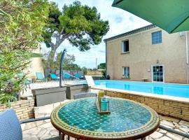 Logis Hôtel La Bastide d'Entraigues – hotel w mieście Entraigues-sur-la-Sorgue
