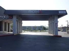 Motel 6-Claremont, CA