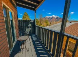 NEW I Mountain Views I Hot Tub I Lawn Games I Patio I BBQ