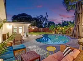 Newly Renovated w Heated Saltwater Pool & Hot Tub