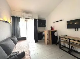 2 couchages vue Port piscine Le Cap d'Agde