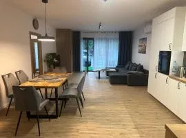 Ada Lake & Family Suite
