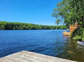 Castaway Cottage on Croton Pond #4
