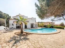Gigantische Villa mit Meerblick, Panoramablick & Pool-Oase
