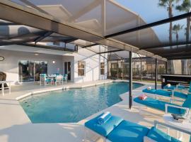Sunny South Facing Pool with Hot Tub and Lake View Near Disney, хотел в Кисими