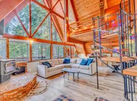 3BR Tahoe Cabin in the Trees with Hot Tub