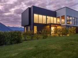 Grand Peninsula Lodge