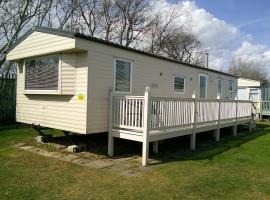 Promenade Vacation PR 8 Berth Access to the beach, hotel in Ingoldmells