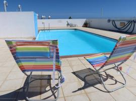 Carisa DownTown with Rooftop pool, khách sạn ở Larnaka