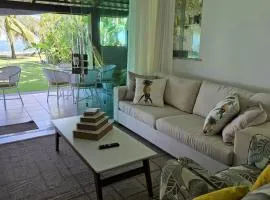 Casa com 4 suites Cond Araua