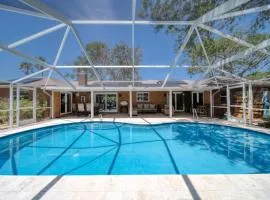 Lighthouse Retreat With A Pool