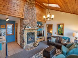 Heart of Superior Lake Cabin 15 Mi to Lutsen Mtn!, biệt thự ở Schroeder