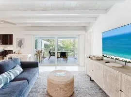 Beachside 2BR 2BA - Pool & Balcony - Steps to Boca Beach