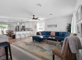 Sunshine Lane l Heated Pool l Walk to Beach