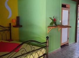 Appartement moderne à Goyave avec jardin et terrasse, hotel in Goyave