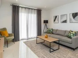 Luxurious King Suite Two Bedroom Space Available