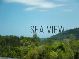 Luxury apartment with sea view,FREE parking!
