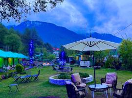The Himalayan Cottage Camping With Bonfire, Manali - A Riverside Retreat, casa de campo em Manali