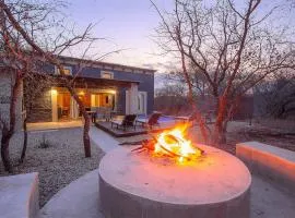 Chui House A Bush Retreat with Pool and AC Near Kruger Gate
