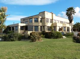 Riviera Hotel, hotel v destinaci Beauty Point